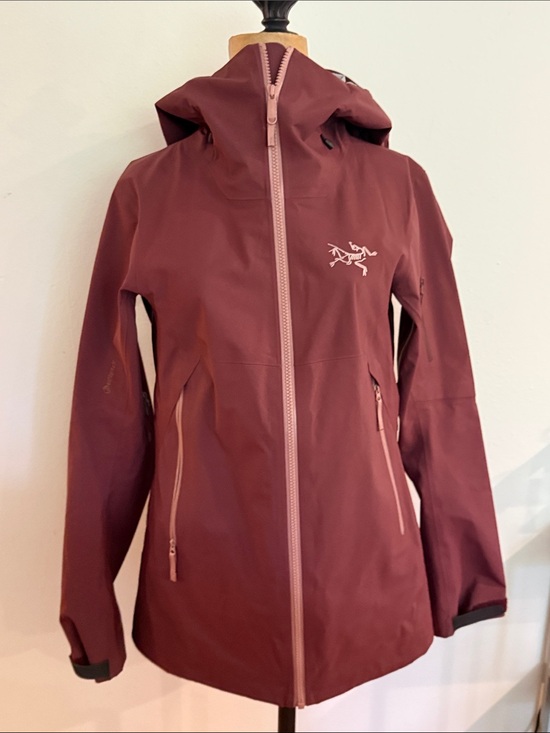 Arc'teryx Jackets & Blazers - Arc'teryx sz XS Sentinel AR Burgundy Hooded Jacket like new condition